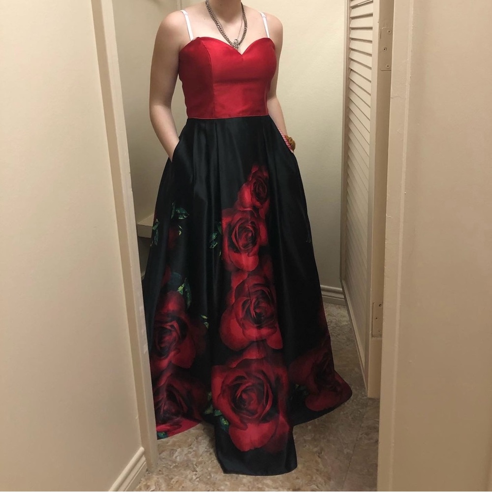 Red and Black Sweetheart Prom Gown